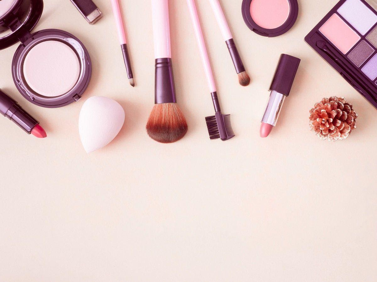 How to Touch up After Makeup?