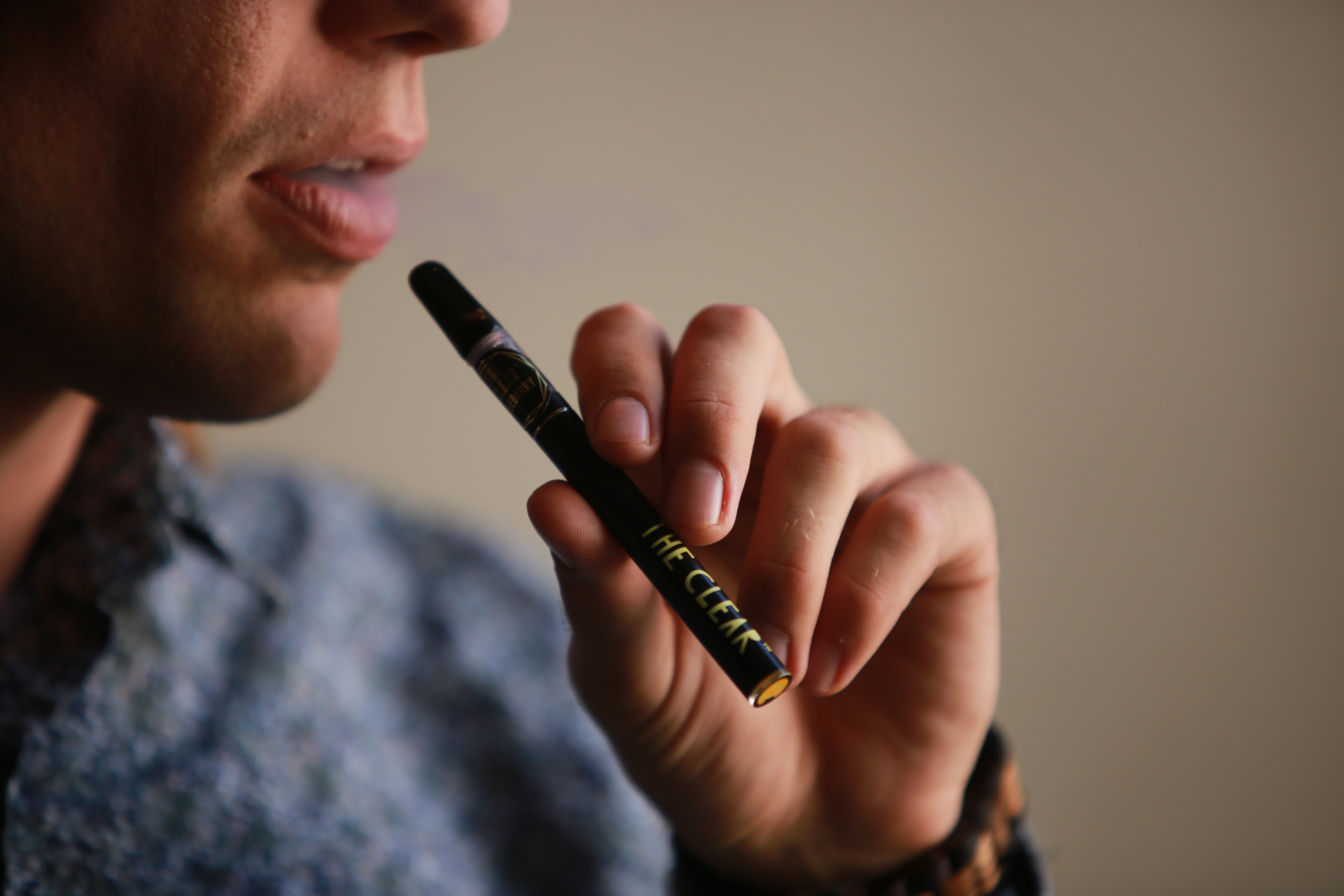 Best Dab Pen Guide: How to Find The Best One in 2021
