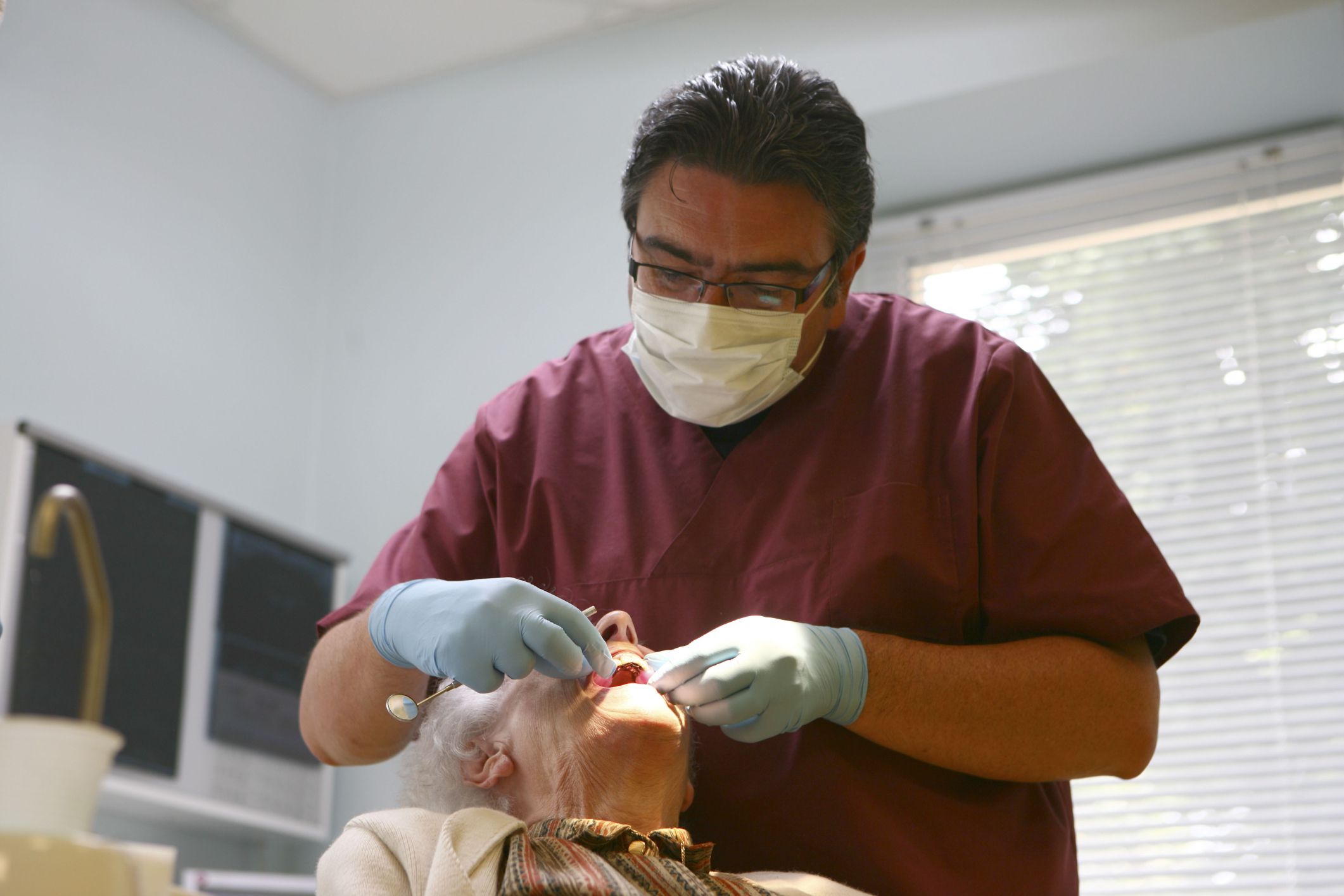 7 Reasons Why You May Need Emergency Dental Service