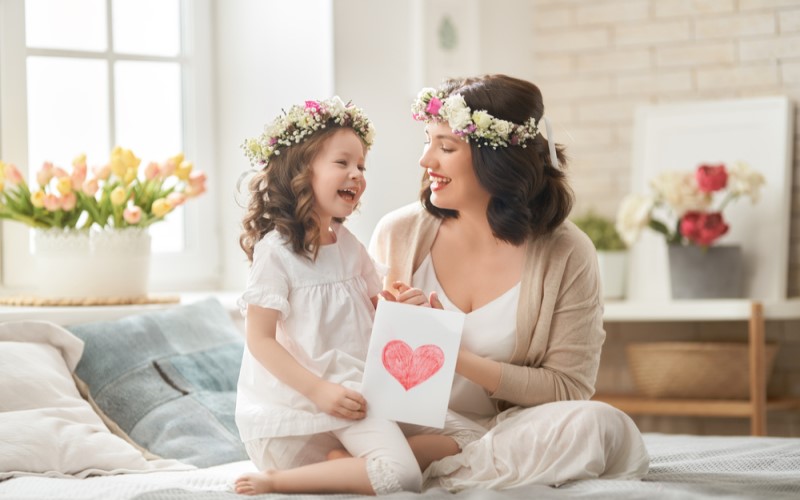 8 Amazing Mother's Day Gift Ideas for Indian Moms