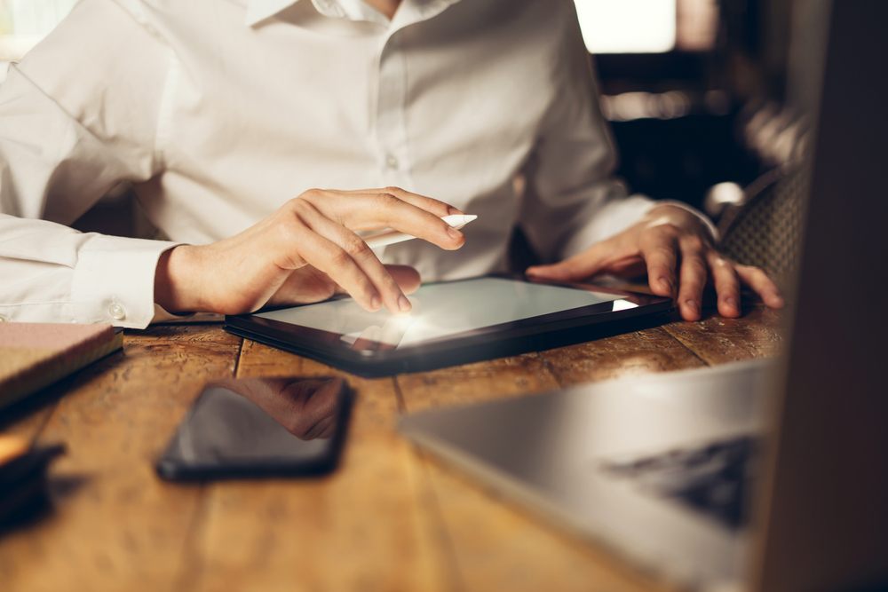 How Can an E-Signature Online App Be Used?