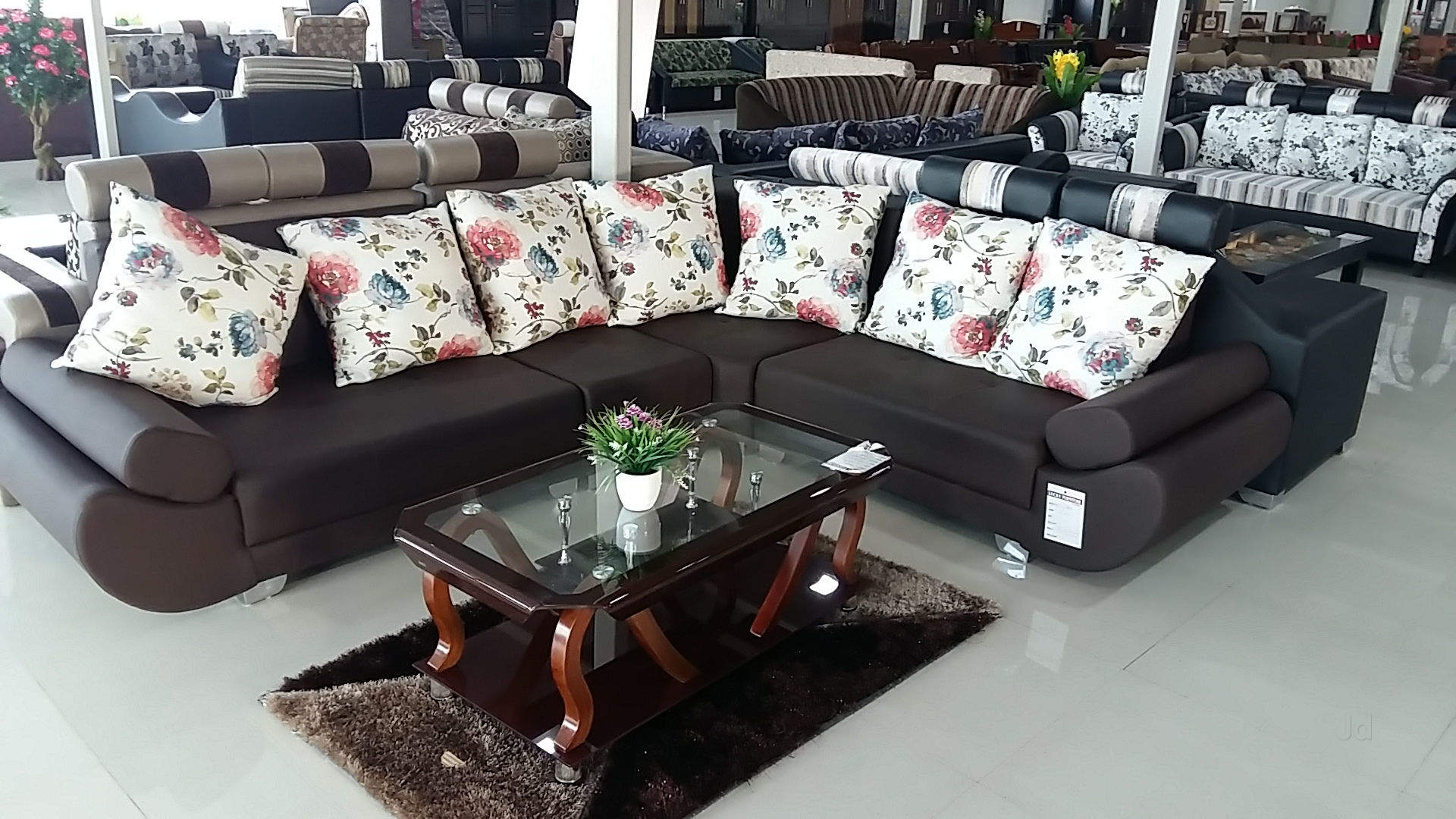 Buy the Long-Lasting Furniture From Gurugram
