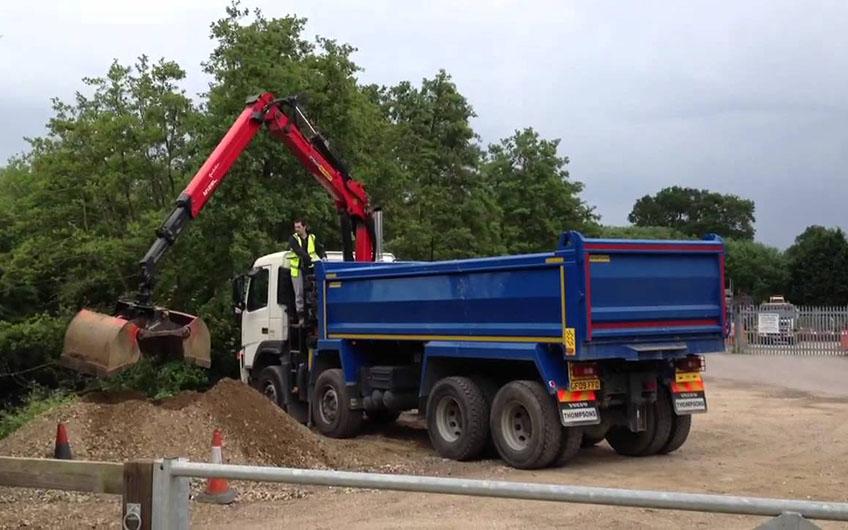 Grab Lorry Hire Near Me - Why It Is Better to Prefer Grab Lorry Than a Skip?
