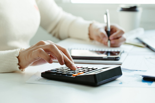 Looking for an Online Personal Loan? Use a Free Online Emi Calculator First