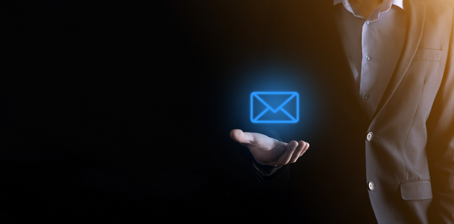 How to Combine Email Marketing With Social Media: 