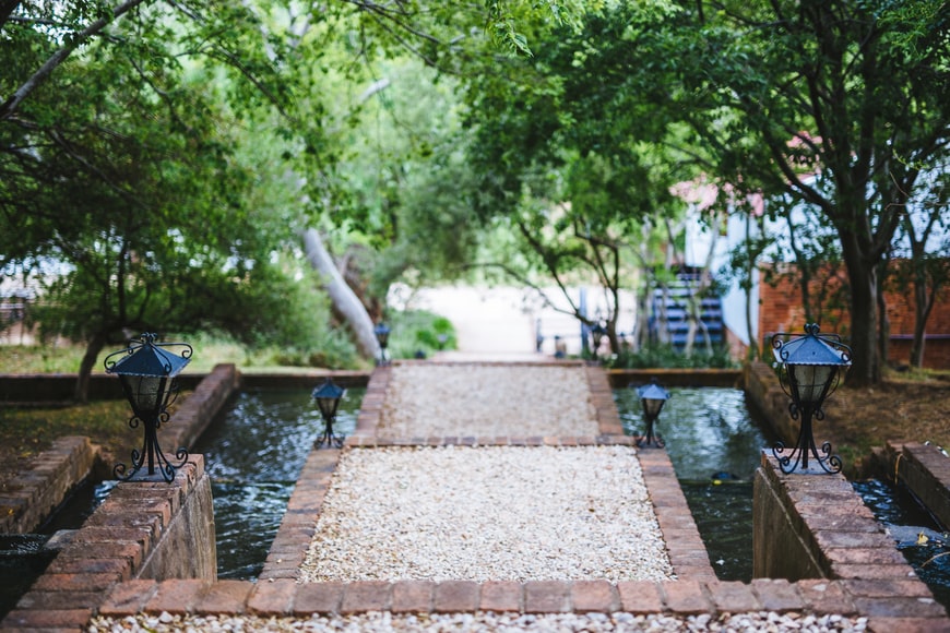 Straw Your Plants in the Fall to Provide Them With the Protection They Need This Winter!