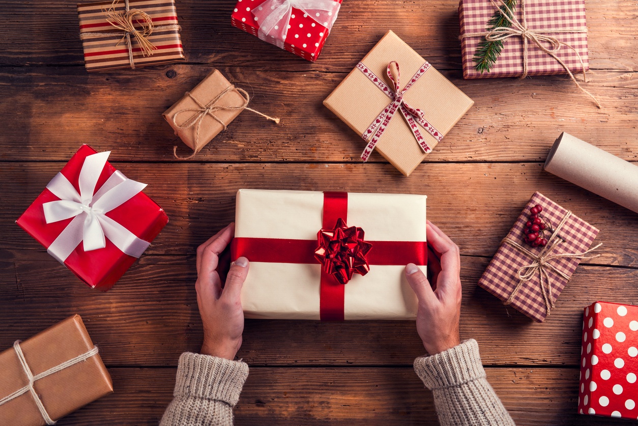 Three Reasons Why You Should Consider Buying Custom Gift Boxes