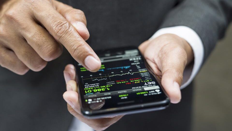 In Systematic Way How to Invest in Oil Futures