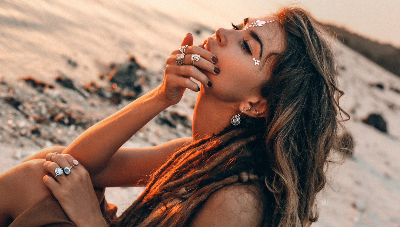 Factors to Find Reliable Online Store for Buying Gemstone Jewelry