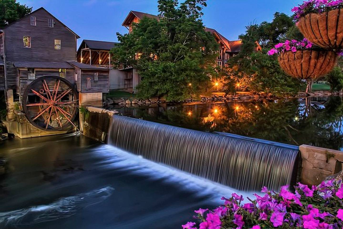 Why Not Plan Your Vacation With Pigeon Forge to Avoid Wasting Money