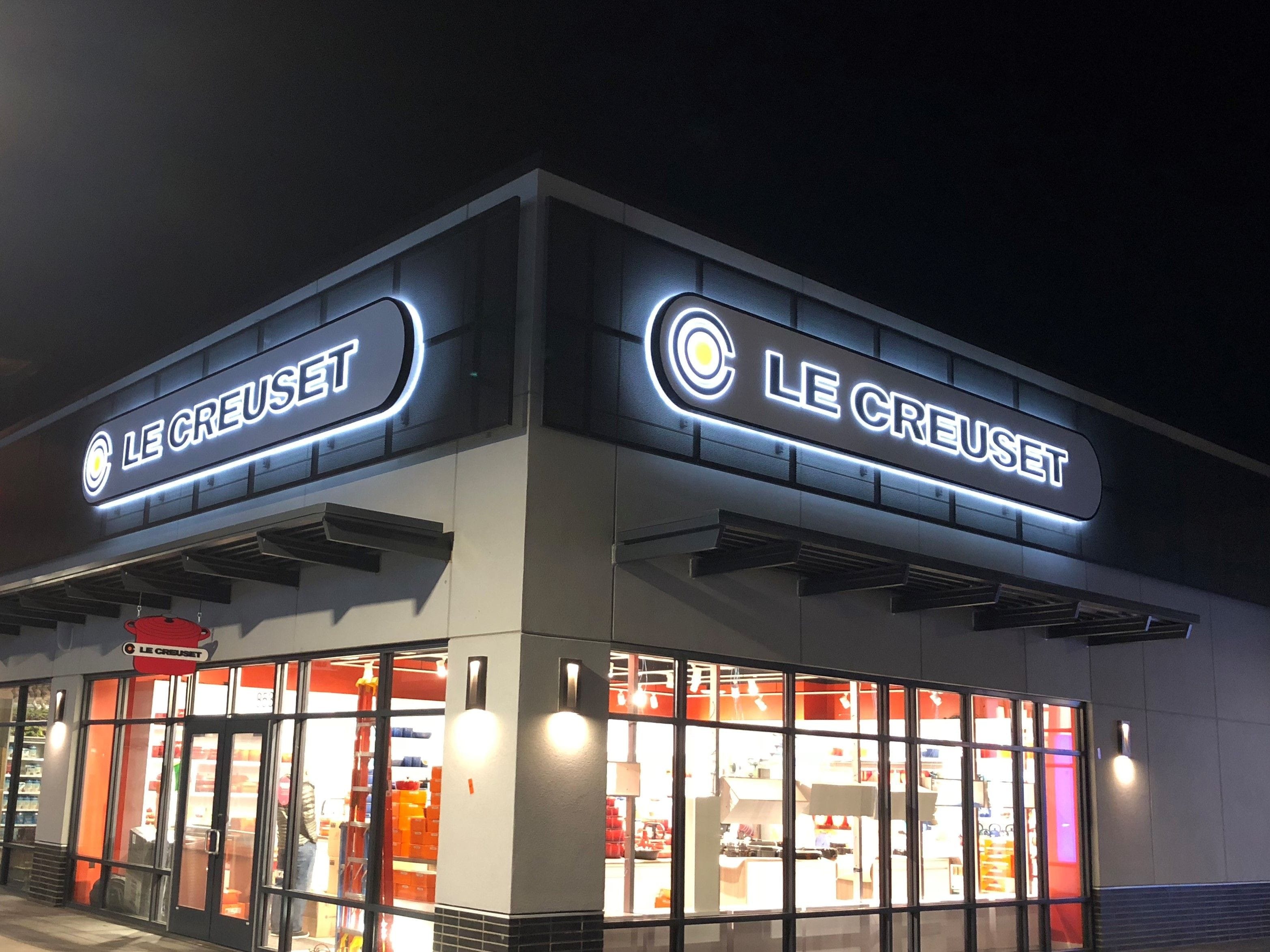 Why Should You Invest in an Illuminated Signs for Your Business?