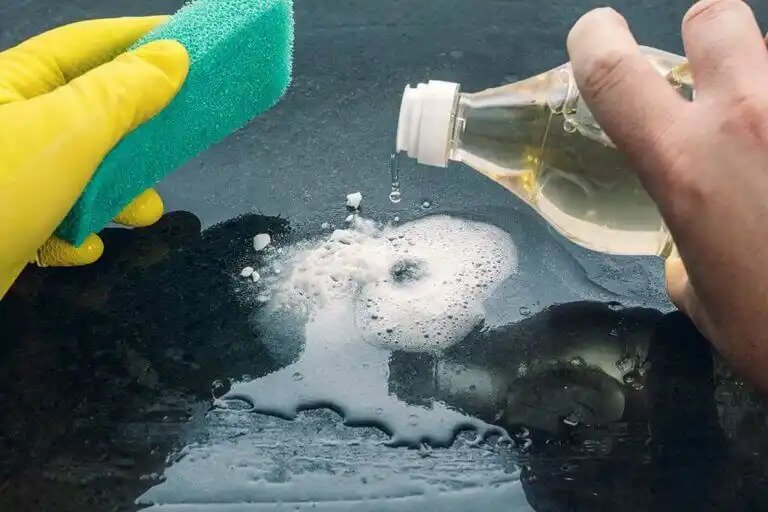 Discover Everything You Can Clean With White Vinegar