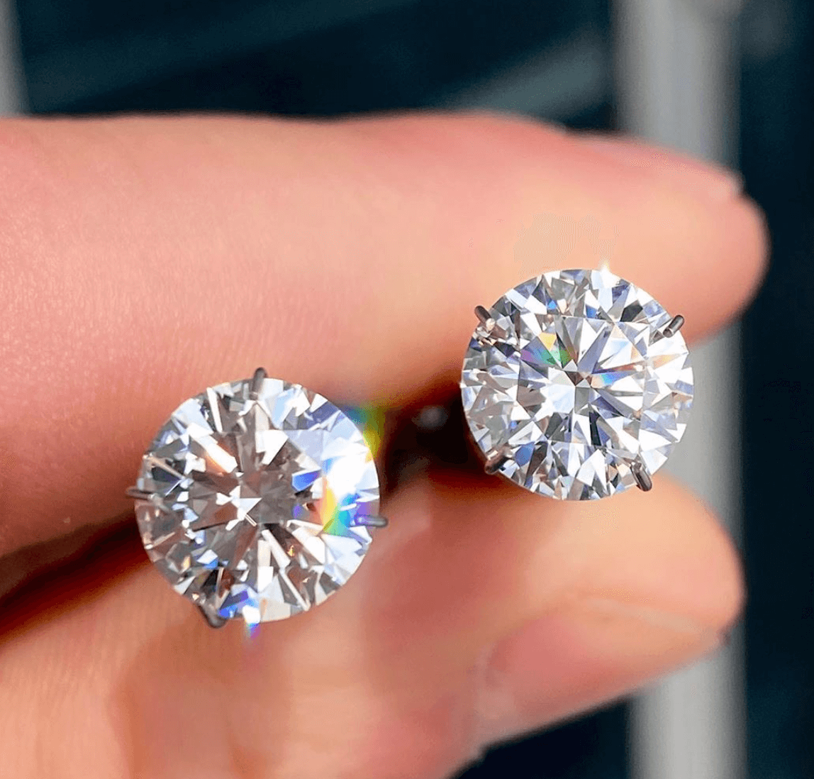 What Are Knows Contrast Between the Diamond vs Moissanites?