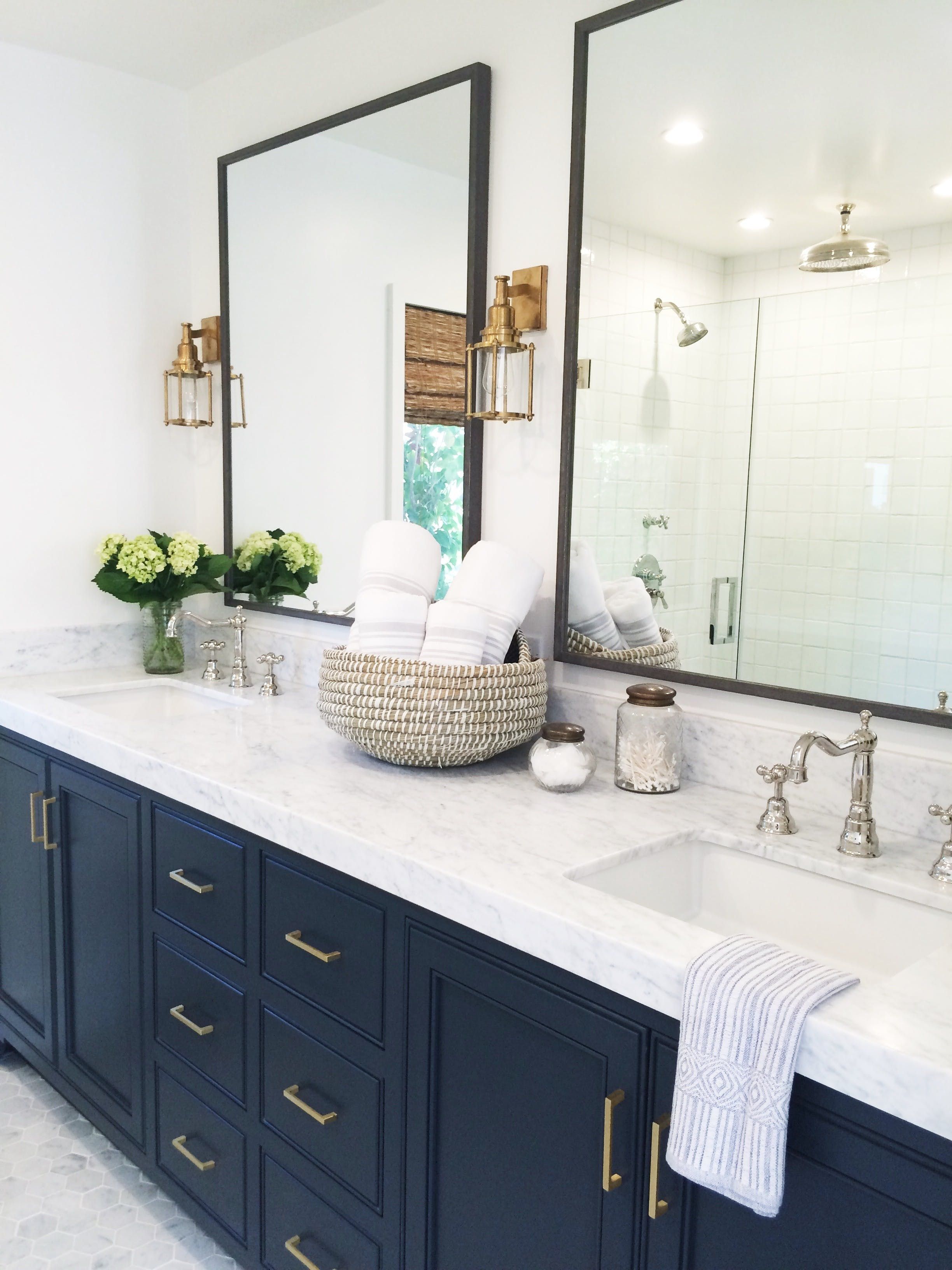 How to Choose the Right Bathroom Mirror?
