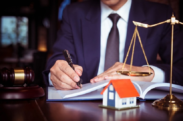 Tips to Choosing the Best Real Estate Lawyer for Your Property   