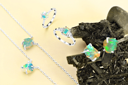 Opal Gemstone Jewelry ?� a Style to Pick