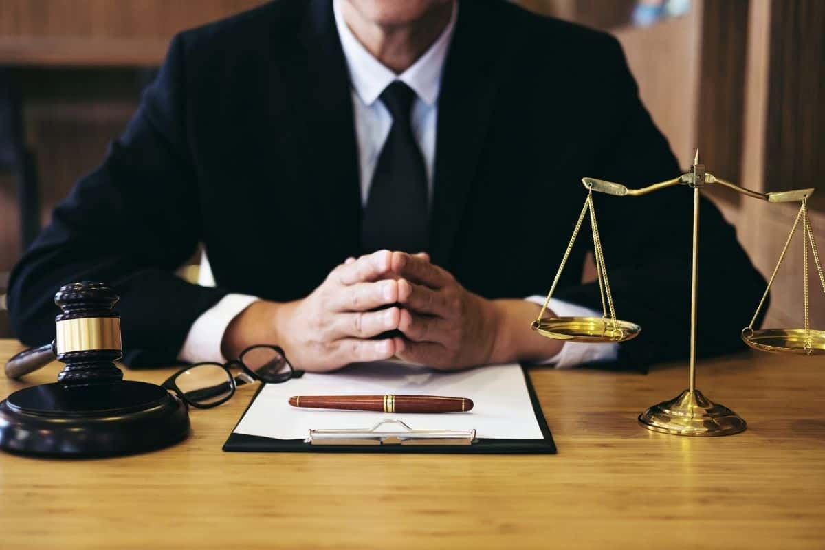 6 Benefits Of Hiring A Criminal Defense Lawyer 