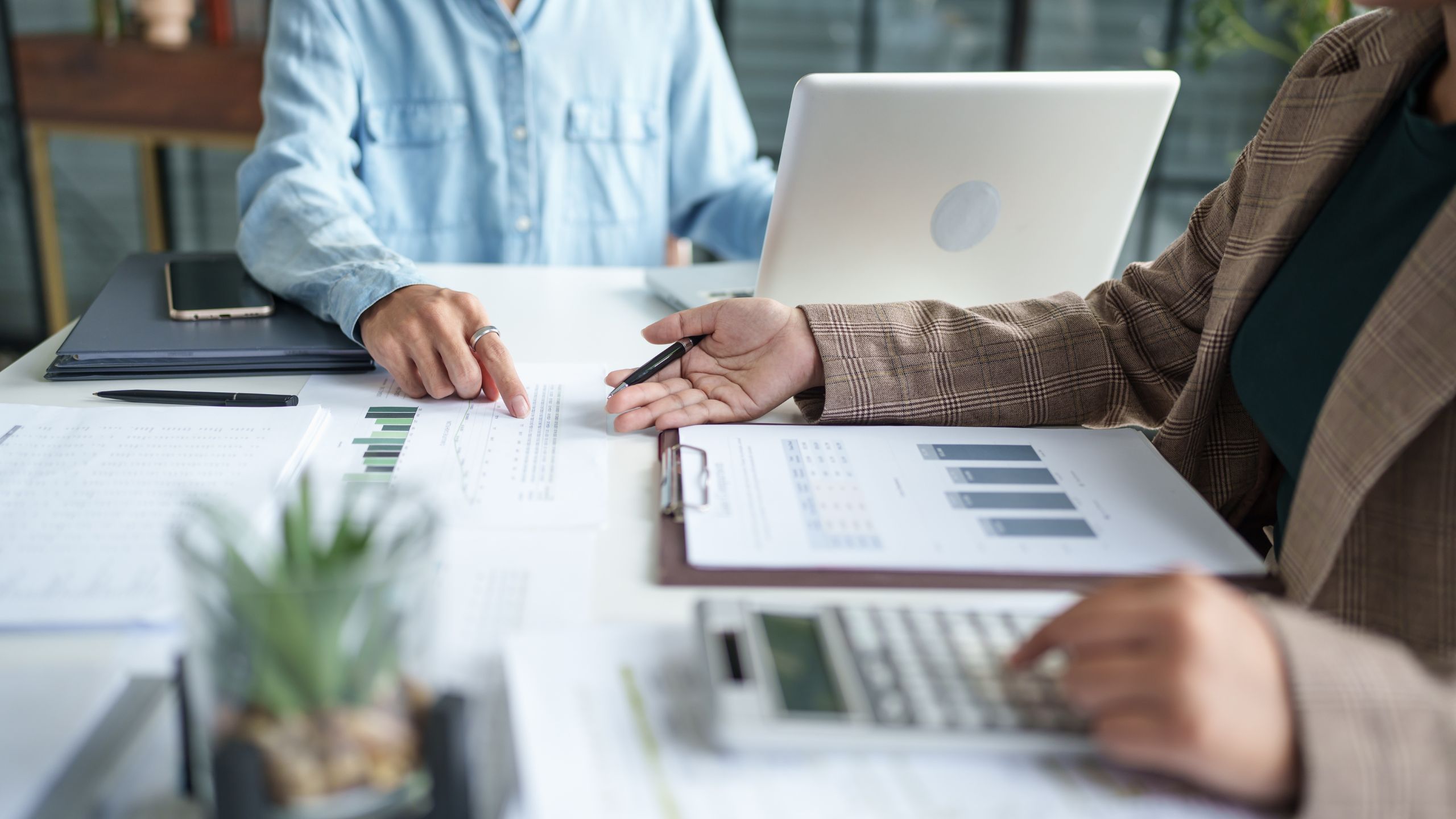 Henry Harvin Six Sigma Course Reviews: Pros, Cons, and Career Benefits