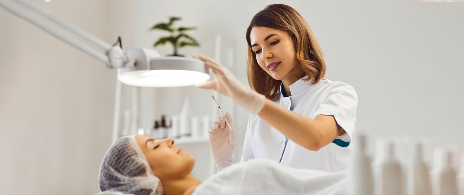Why Scalp Diagnosis Matters When Visiting the Best Trichologists in Dubai
